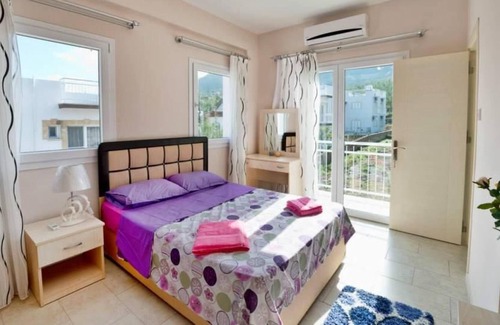 Kyrenia Villa | House with Shared Pool and Terrace 9 min to Beach