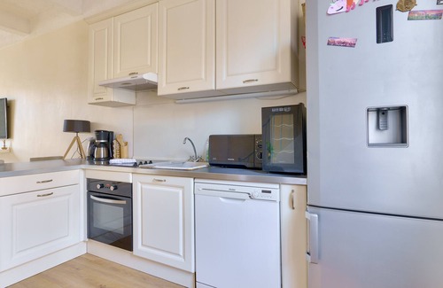 16th Arrondissement House | House with terrace and parking 5 minutes from the beach