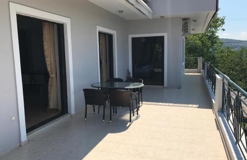 Oropos Apartment | House with view of the sea & the mountain