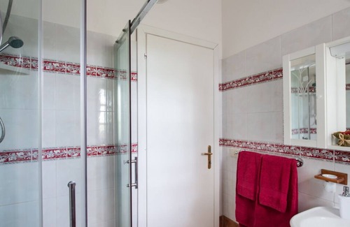 Caprarola Villa | House with view near Rome Pool, WiFi, Garden, lake view BBQ