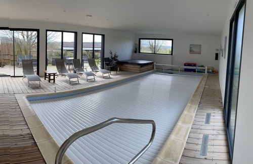 Saint-Martin-l'Hortier House | House Year-round heated private indoor pool with SPA