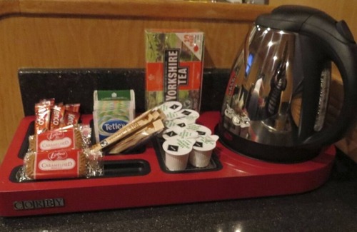 Sheffield Boat Rental | Houseboat Hotels