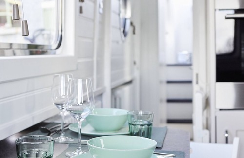 Moorfleet Boat Rental | Houseboat "sutje" - vacation home on the water