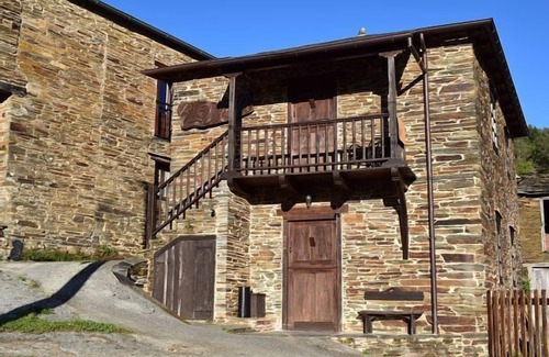 Samos Cottage | Houses of Outeiro for 2 people