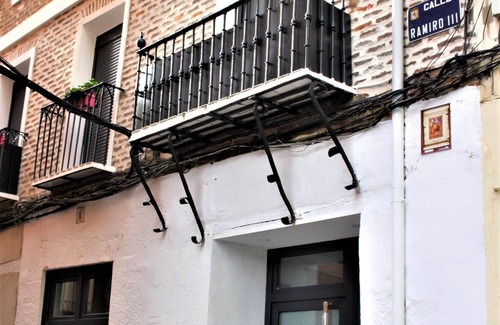 Old Town Villa | Housingleon- Main Square Hostel