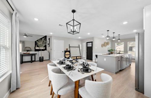 George Bush Park/Eldridge House | Houston Getaway Yard Bbq Games Wifi Pets