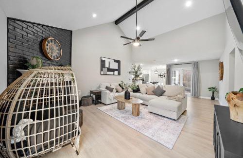 George Bush Park/Eldridge House | Houston Getaway Yard Bbq Games Wifi Pets
