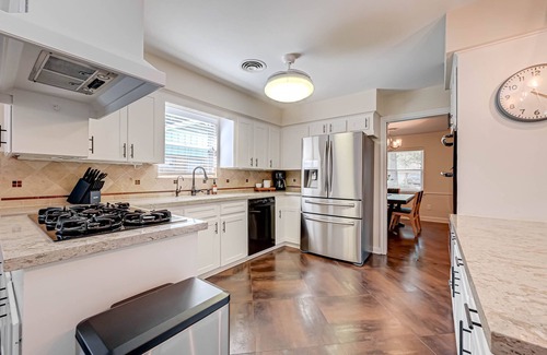 Spring Branch West Villa | Houston’s 4BR and 2B with Pool