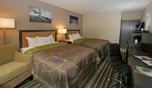 Winnipeg Hotel | Howard Johnson by Wyndham Winnipeg West