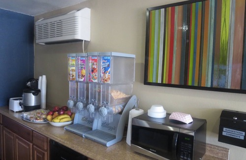 Odessa Hotel | Howard Johnson by Wyndham Odessa TX