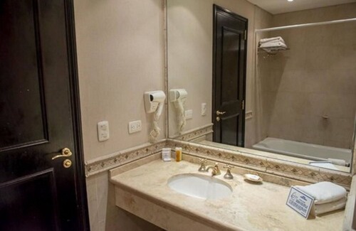 Pilar Centro Hotel | Howard Johnson by Wyndham Resort Pilar