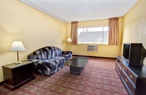 Pikesville Hotel | Howard Johnson by Wyndham Pikesville