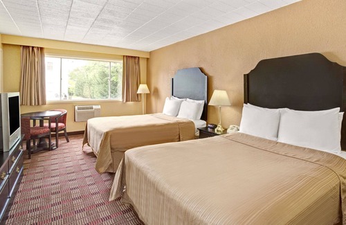 Pikesville Hotel | Howard Johnson by Wyndham Pikesville