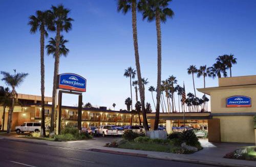 Midway District Hotel | Howard Johnson by Wyndham San Diego Sea World