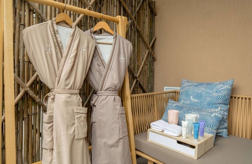 Chengdu Hotel | Howard Johnson Huashuiwan Hot Springs Resort Chengdu