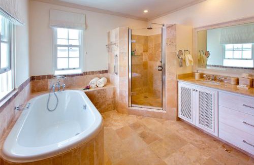 Westmoreland Villa | Howzat! by Island Villas