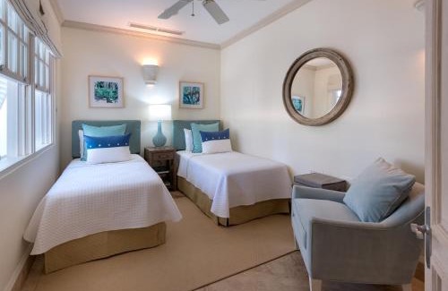 Westmoreland Villa | Howzat! by Island Villas