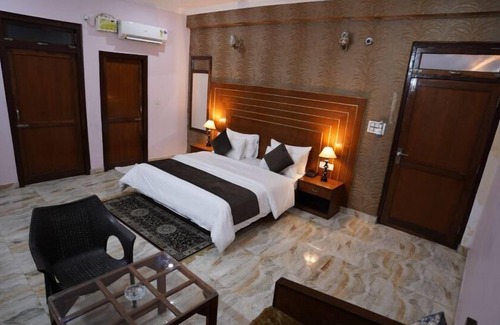 Dhikuli Hotel | HR Dukes Den Resort