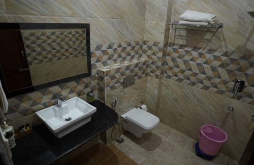 Dhikuli Hotel | HR Dukes Den Resort