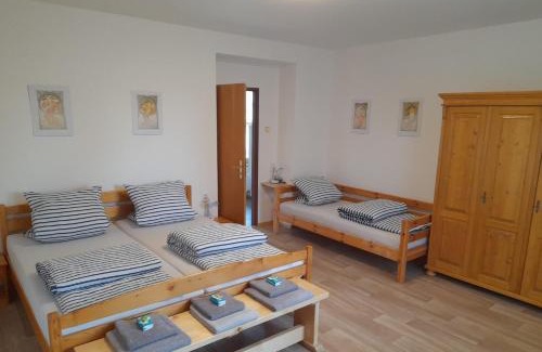 Knezeves Apartment | Hrnčírna