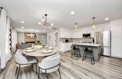 Brookhollow House | HTX/Oak Forest/77018 - Remodeled Home