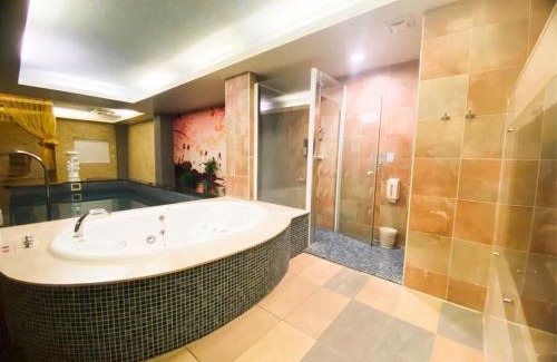 Zuoying District Hotel | Hua Xiang Motel