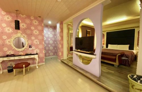 Zuoying District Hotel | Hua Xiang Motel