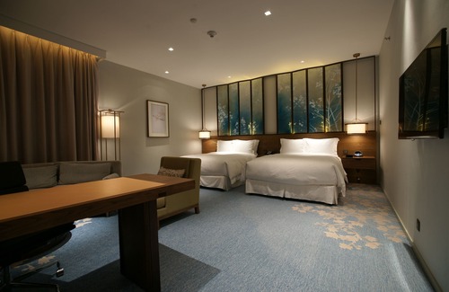 Xuhui Hotel | HUALUXE Shanghai Twelve at Hengshan by IHG