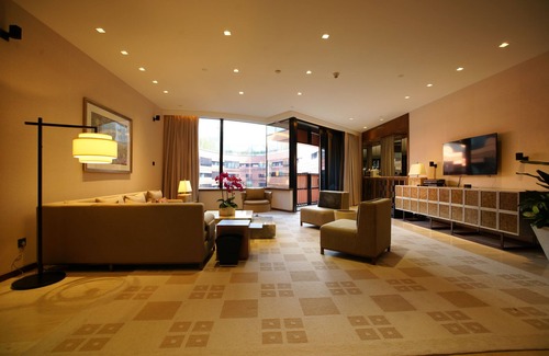 Xuhui Hotel | HUALUXE Shanghai Twelve at Hengshan by IHG