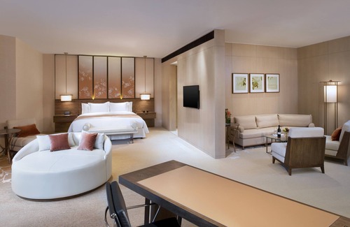 Xuhui Hotel | HUALUXE Shanghai Twelve at Hengshan by IHG