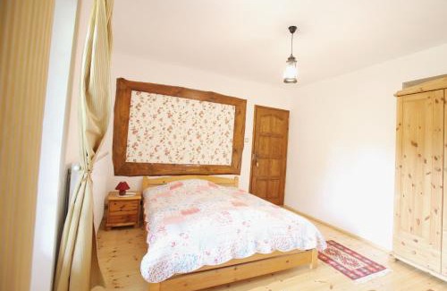 Csesznek Bed & Breakfast | Hubertus Fogadó