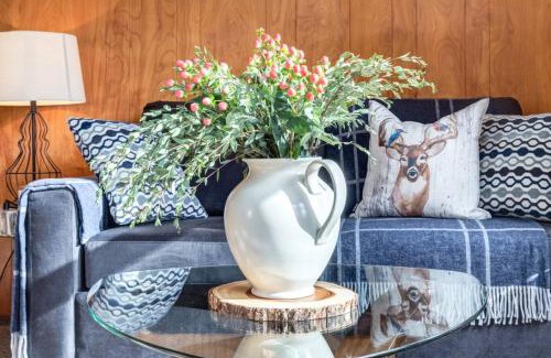 Harvie Heights House | Huckleberry Lodge Mountain Getaway Near Banff