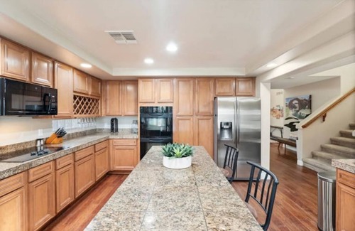 Chandler House | Hudson Place Gated Theater Room Pickleball Golf