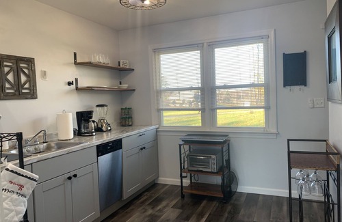 Middle Hope Apartment | Hudson River View Suite-idyllic getaway with fireplace & private deck-75 min NYC