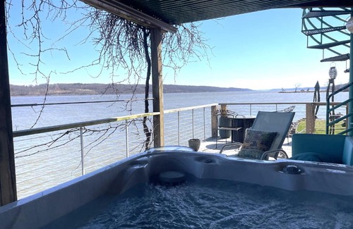 Catskill House | Hudson Riverfront Home