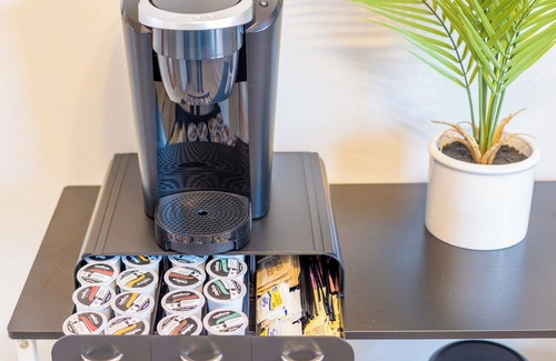 Belleville Apartment | Huge 2 Bed in Belleville Pets OK, Park2Cars, Laundry, Fios, Safe Dog Park Nearby