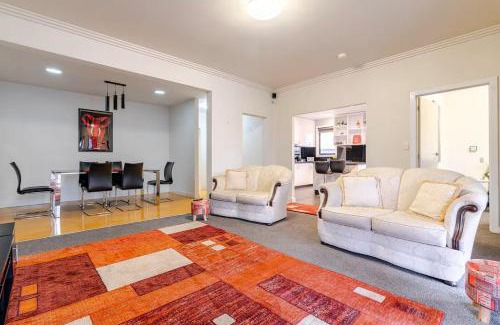 Ballarat North House | Huge 4BR Pool Table & 75" TV