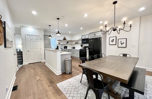 Cicero House | Huge 6BR Oneida Lakefront Retreat - Sleeps 20!