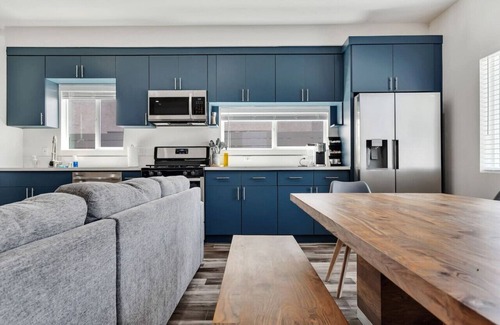 Montebello House | Huge and modern home near LA & OC