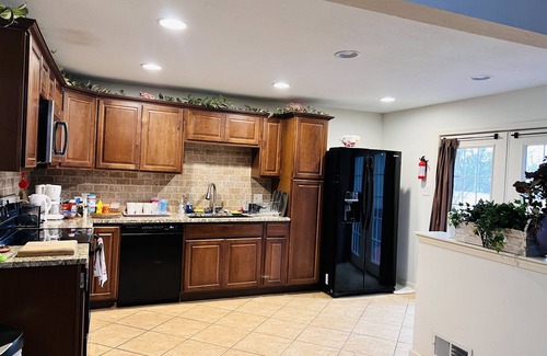 Grandview House | Huge comfortable and cozy house Near Longview lake