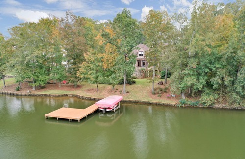 Lake Oconee House | Huge Home on Water, Sleeps 16, Lots of Family Activities Included on Property!