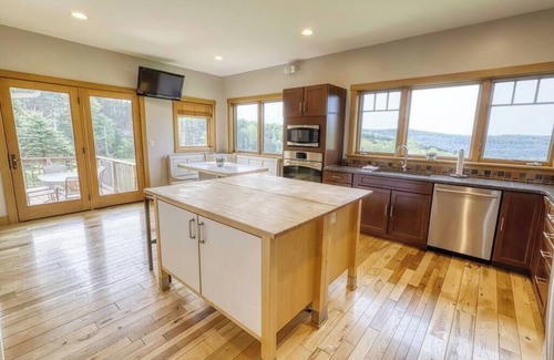 Ellicottville House | Huge Home & Studio-Hot Tub-Sauna-Pet Friendly-Amazing Views