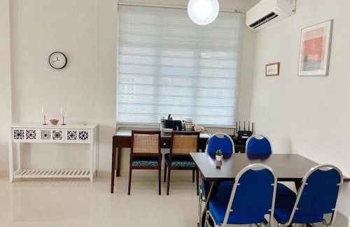 Kuching House | HUGE landed full house