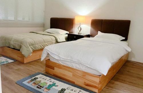 Kuching House | HUGE landed full house