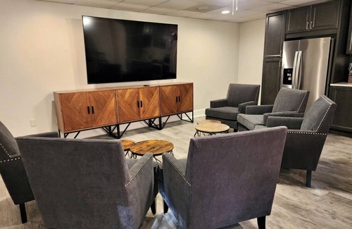 Athens House | Huge Luxury Home! 3 Floors, Game Room, Private!