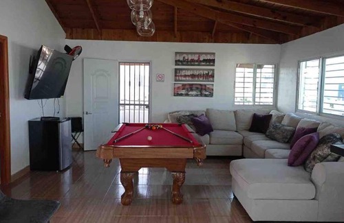 Viejo Arroyo Hondo Apartment | Huge Luxury Penthouse, Family friendly