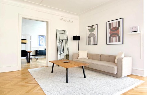 Copenhagen City Centre Apartment | Huge modern & central 2BR loft