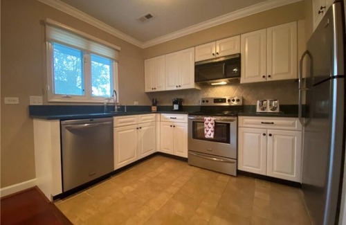 Lackey House | Huge water view 2/2 condo in "Kingsmill on the James"