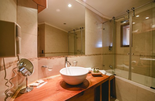 Neltume Hotel | Huilo Huilo Nothofagus Hotel & Spa