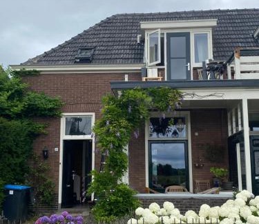Dieren Apartment | Huis met de Leeuwenkoppen